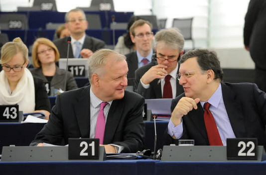 Olli Rehn med Barroso Foto (C) Europeiska Unionen 2014 - EP